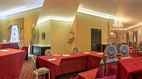 Table Layouts, Capacities, Dining Offerings